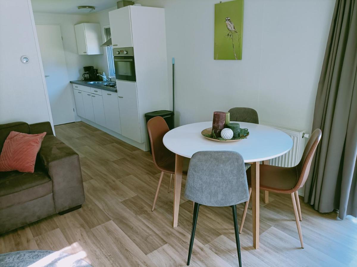 4P Chalet Tolve Met 4 Fietsen Vlakbij Natuurgebieden Drents Friese Wold, Fochteloerveen En Gevangenisdorp Veenhuizen Oosterwolde (Friesland) Exterior foto